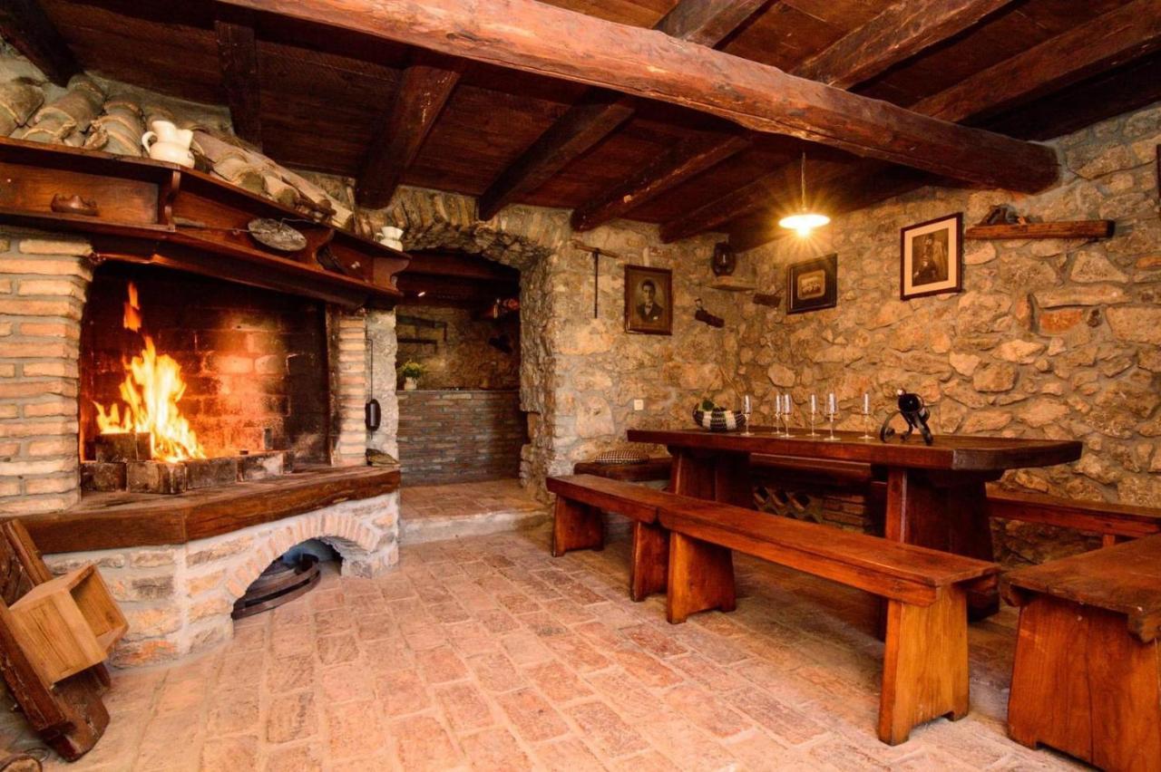 Villa Fani With Jacuzzi Icici Bagian luar foto