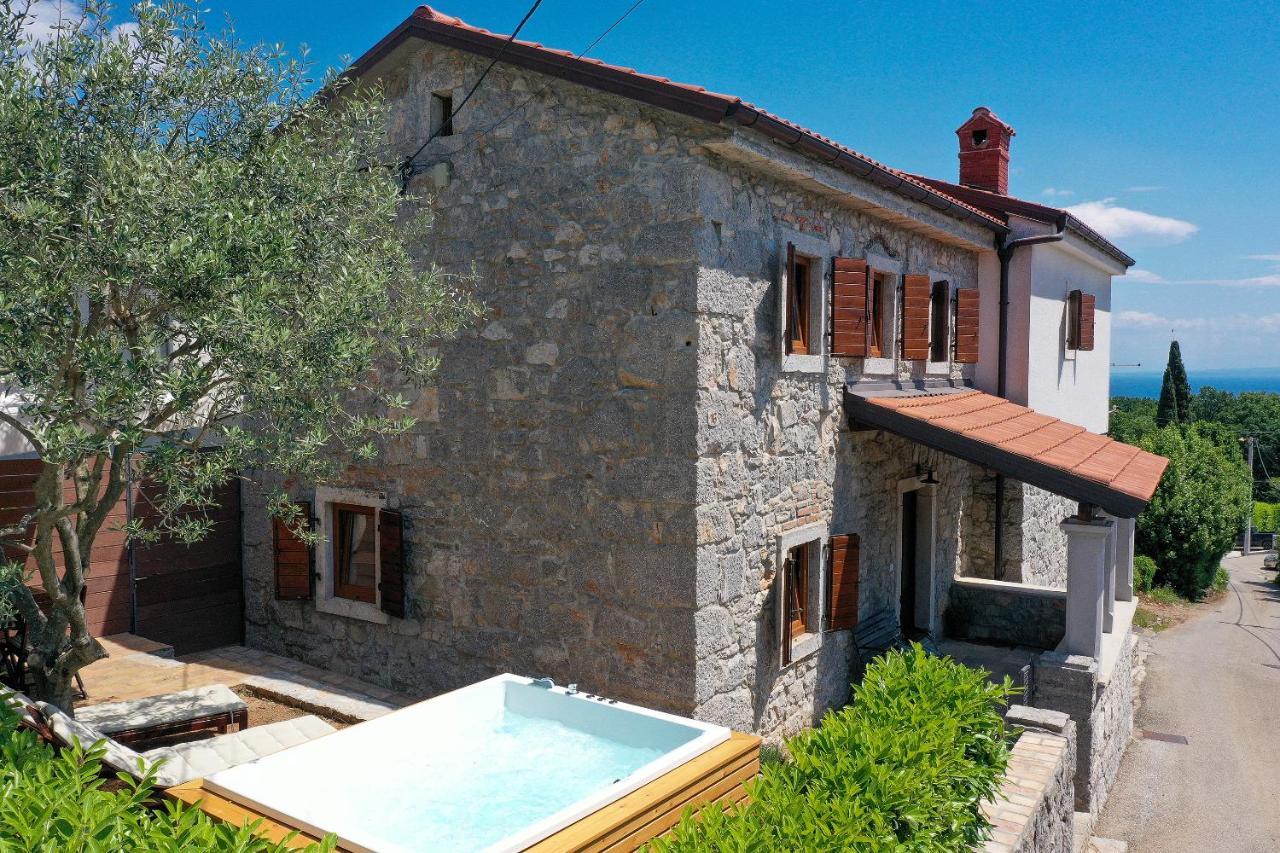 Villa Fani With Jacuzzi Icici Bagian luar foto