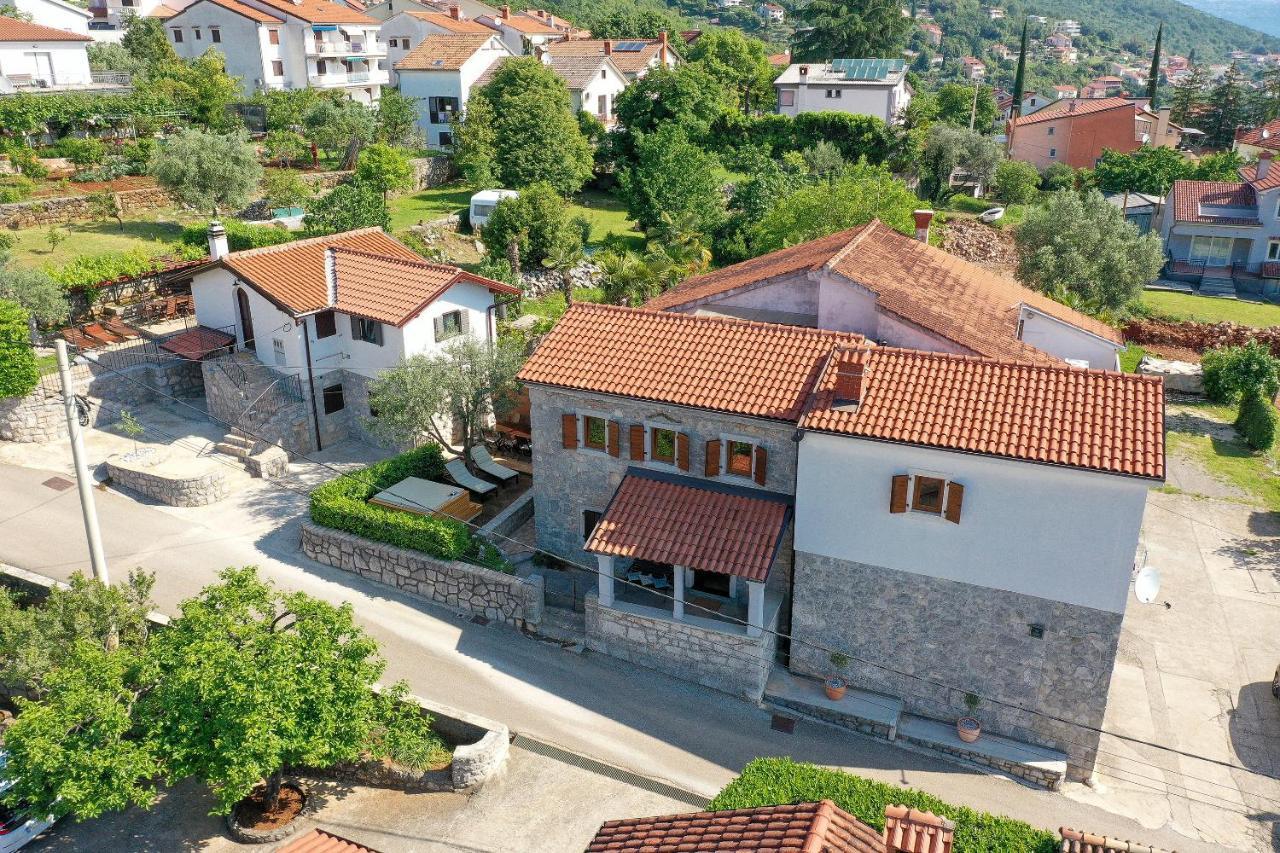 Villa Fani With Jacuzzi Icici Bagian luar foto