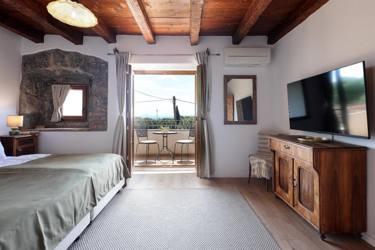 Villa Fani With Jacuzzi Icici Bagian luar foto