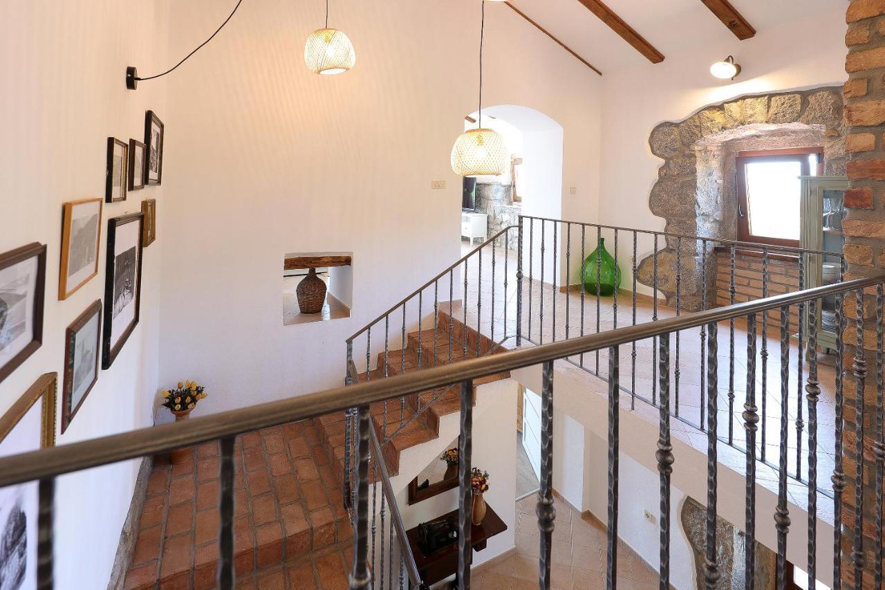 Villa Fani With Jacuzzi Icici Bagian luar foto