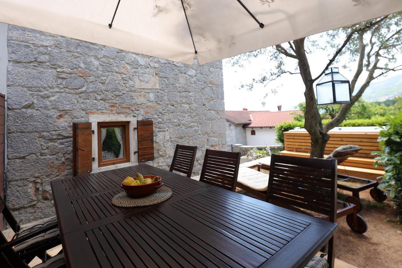 Villa Fani With Jacuzzi Icici Bagian luar foto