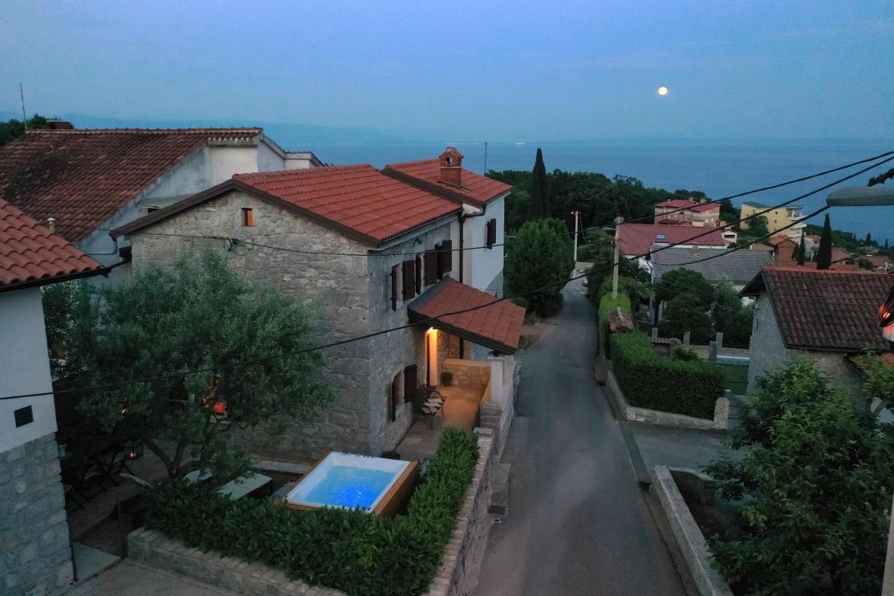 Villa Fani With Jacuzzi Icici Bagian luar foto