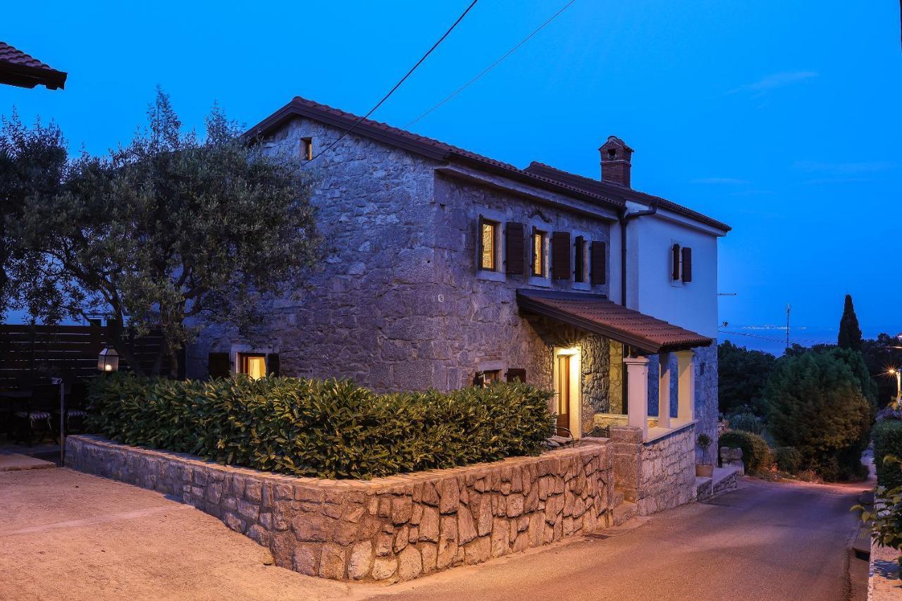 Villa Fani With Jacuzzi Icici Bagian luar foto